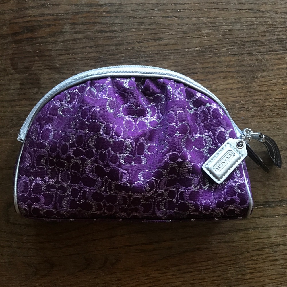 COACH ZIP UP POUCH